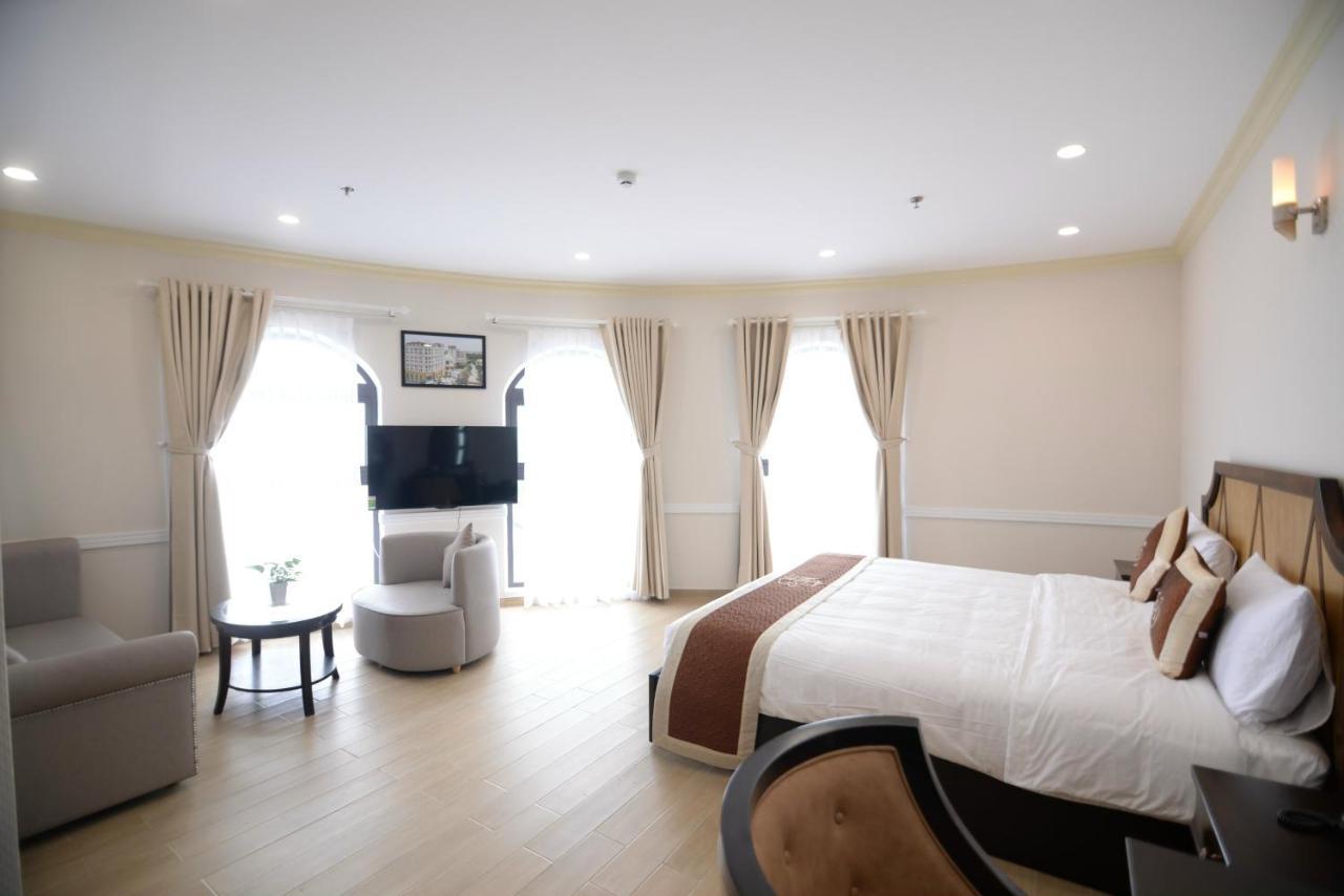 Que Toi Hotel Soc Trang Eksteriør billede