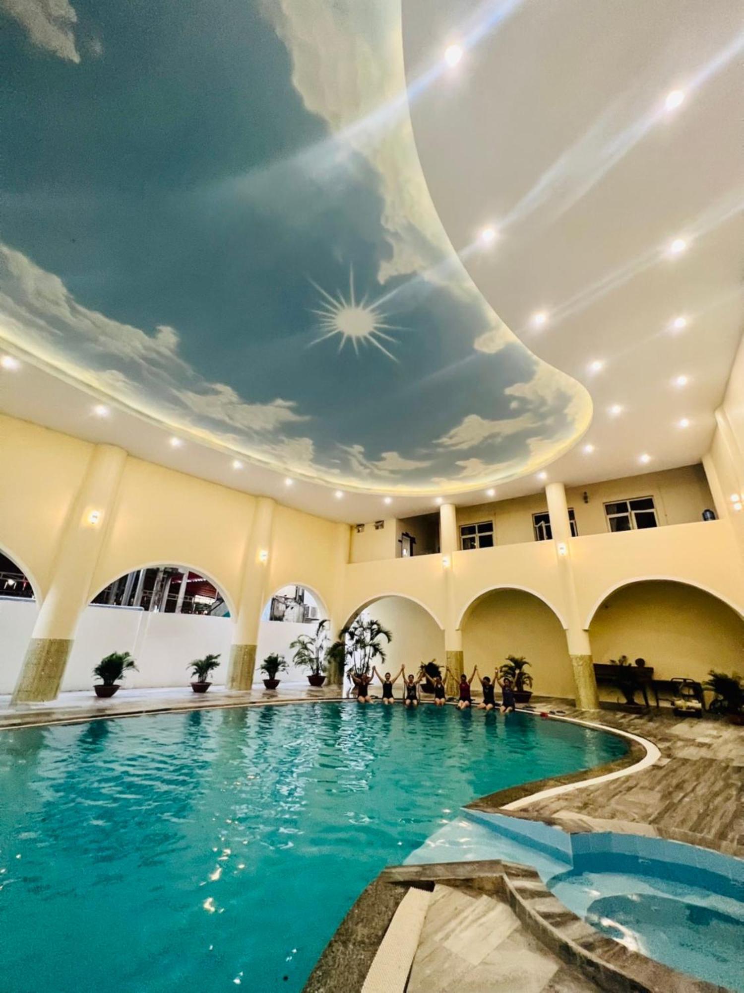 Que Toi Hotel Soc Trang Eksteriør billede